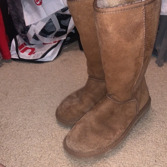 Chestnut size 6 tall ugg boots - Picture 4 of 5